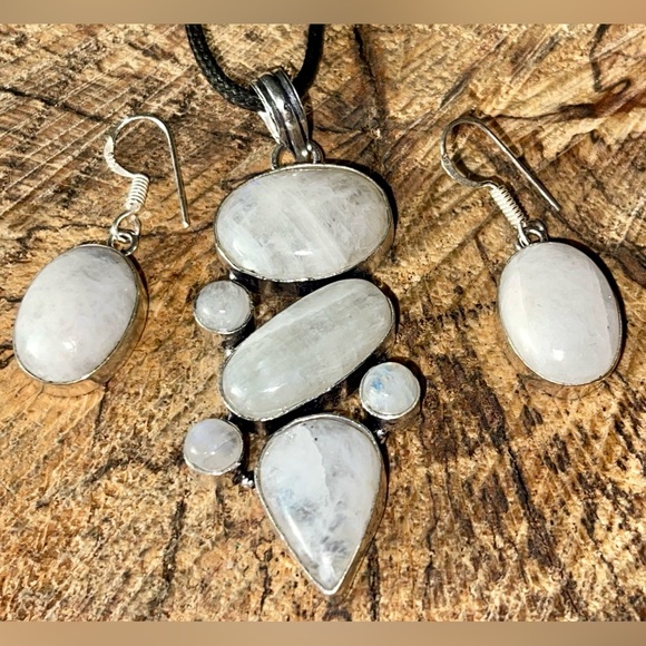 Rainbow Moonstone Pendant & Earrings Set - Picture 5 of 10